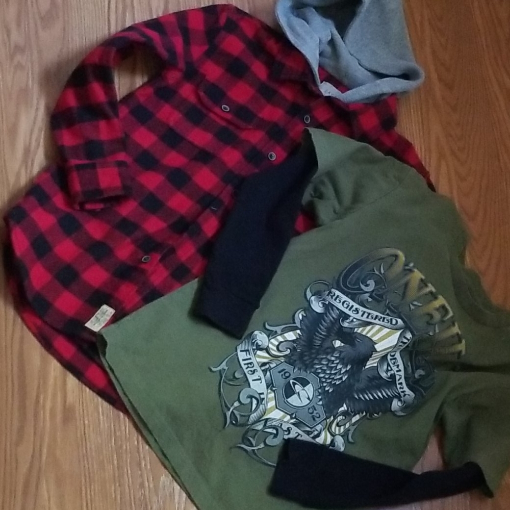 Jachs flannel and‎ O'Neill tshirt small